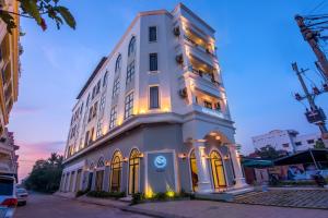 sky palace boutique hotel