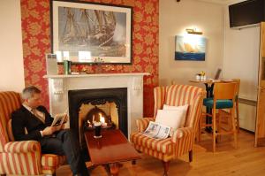 watersedge hotel