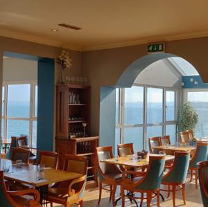 watersedge hotel