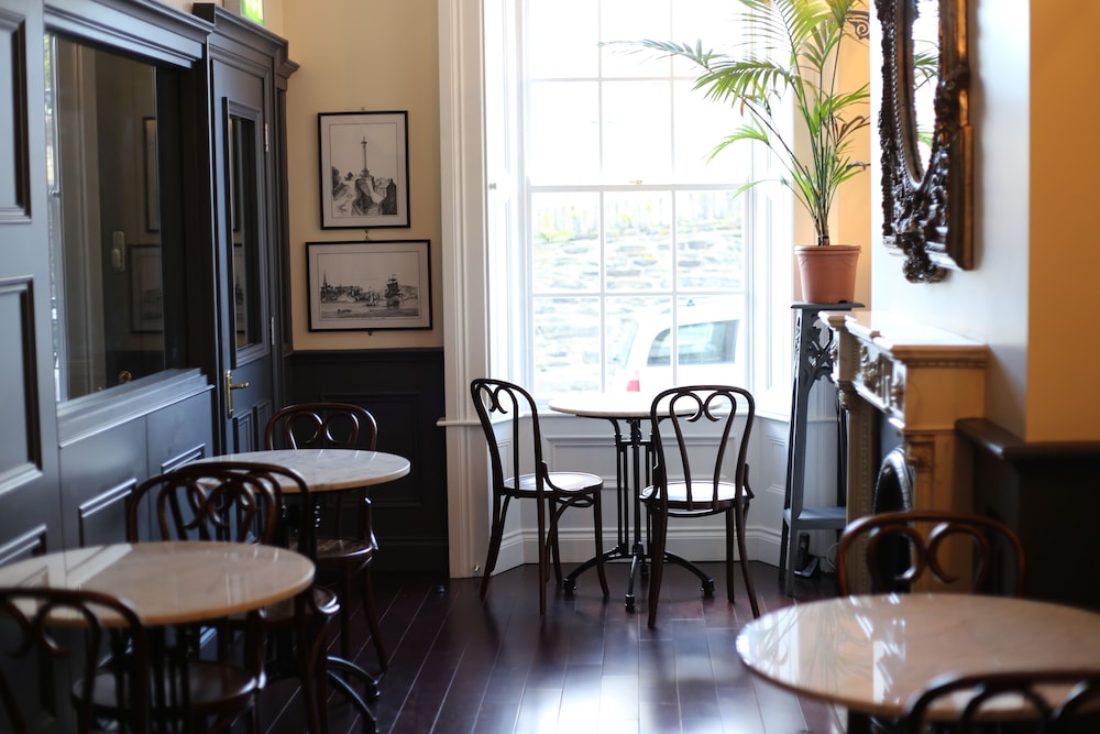 number 8 the townhouse