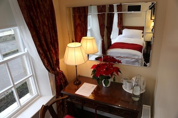 number 8 the townhouse