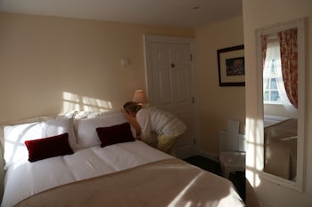 number 8 the townhouse