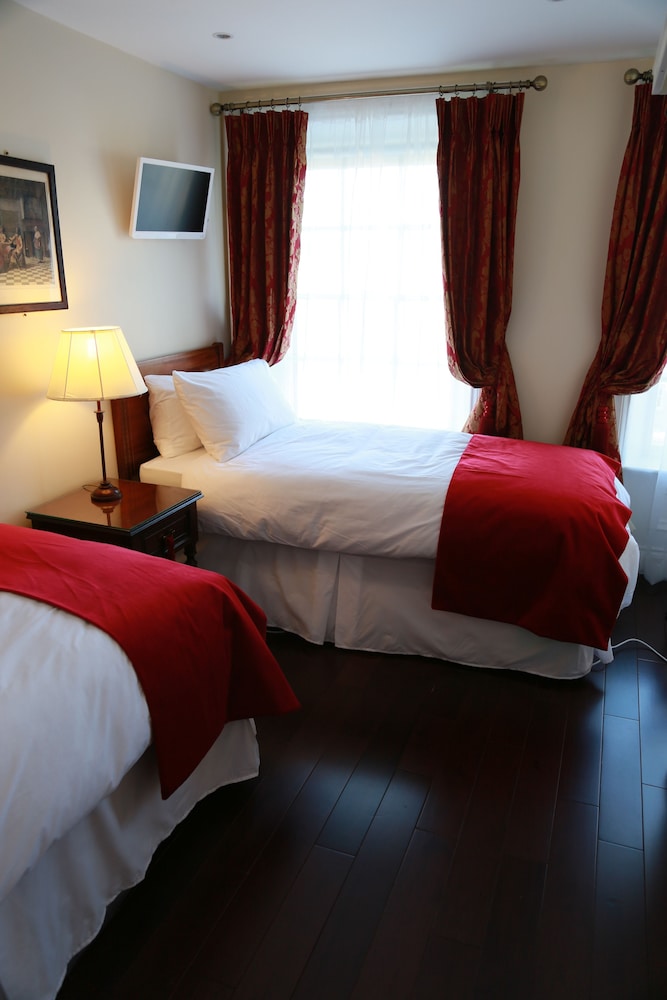 number 8 the townhouse