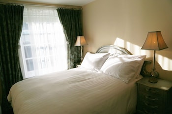 number 8 the townhouse