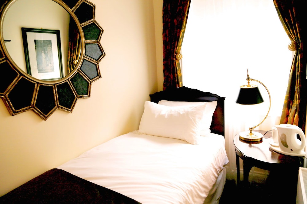 number 8 the townhouse