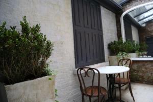 number 8 the townhouse