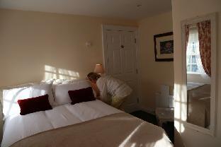 number 8 the townhouse