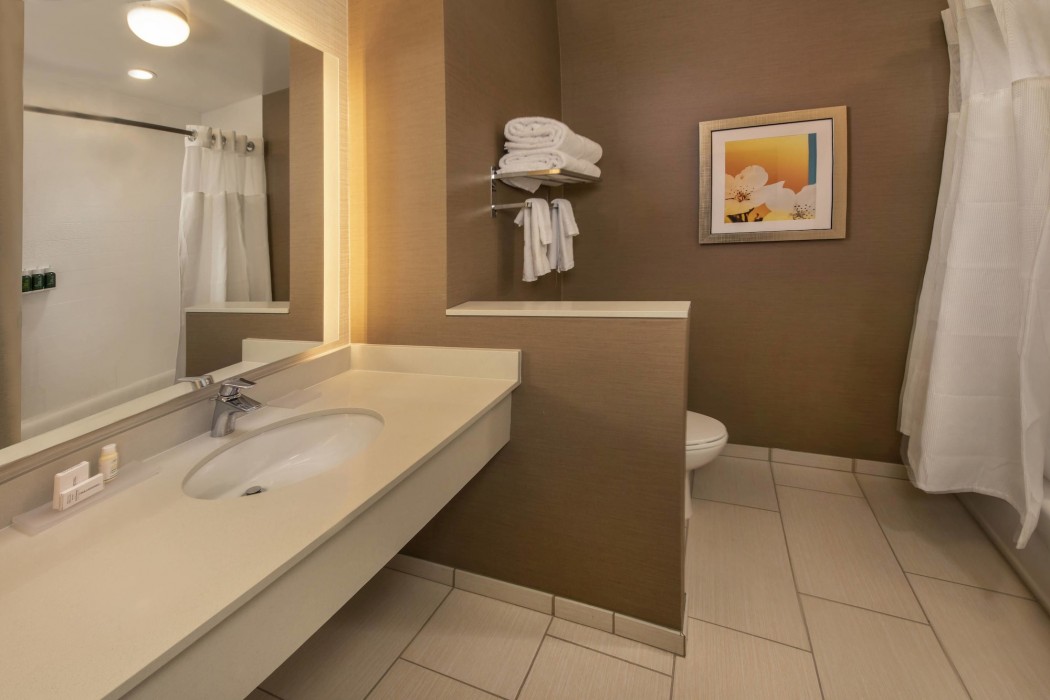 fairfield inn and suites by marriott harrisburg international airport