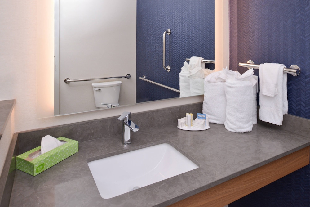 fairfield inn and suites by marriott columbus grove city