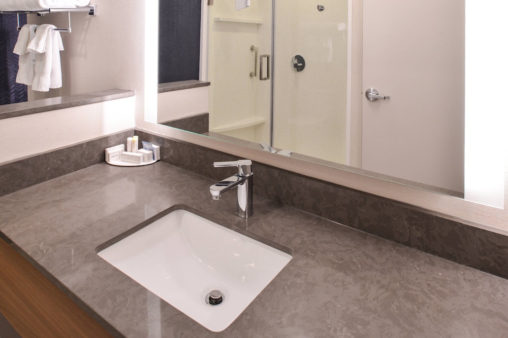 fairfield inn and suites by marriott columbus grove city
