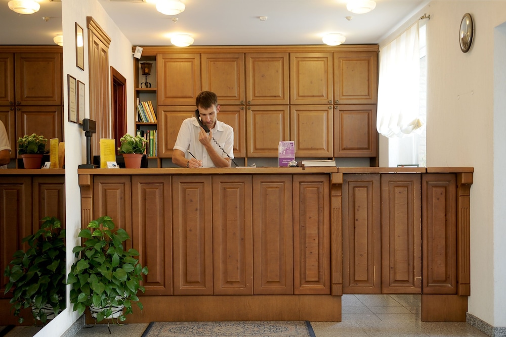 amicus hotel