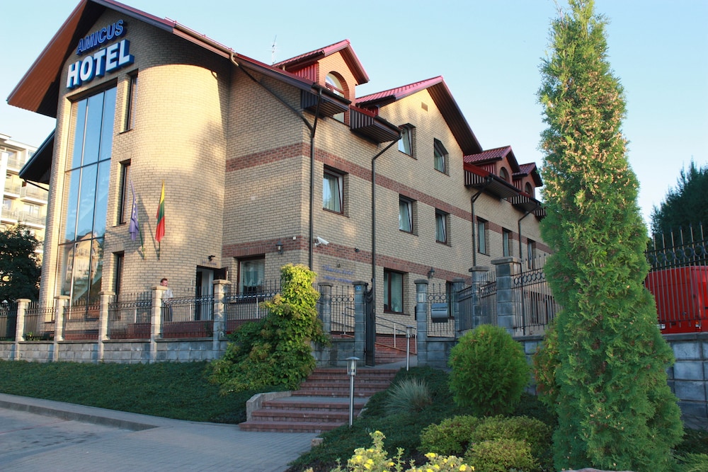 amicus hotel