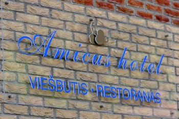 amicus hotel