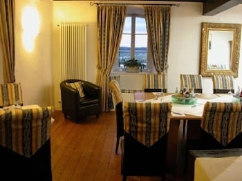 burghaus and villa kronenburg