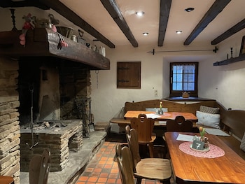 burghaus and villa kronenburg