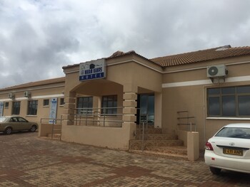 Warm Hands Hotel,Ngwaketse North>>Kanye,3.5 star