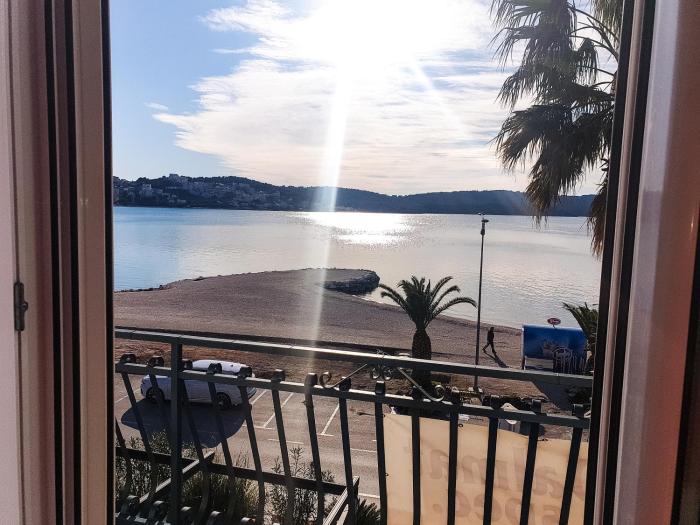villa okruk 10 meters away from the beach