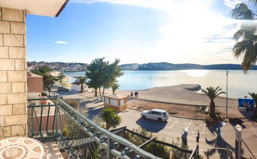 villa okruk 10 meters away from the beach