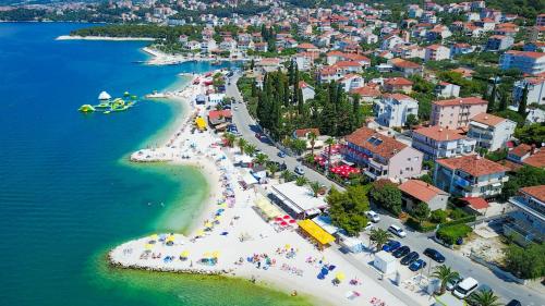 villa okruk 10 meters away from the beach