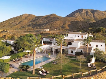 boutique hotel cortijo el sarmiento