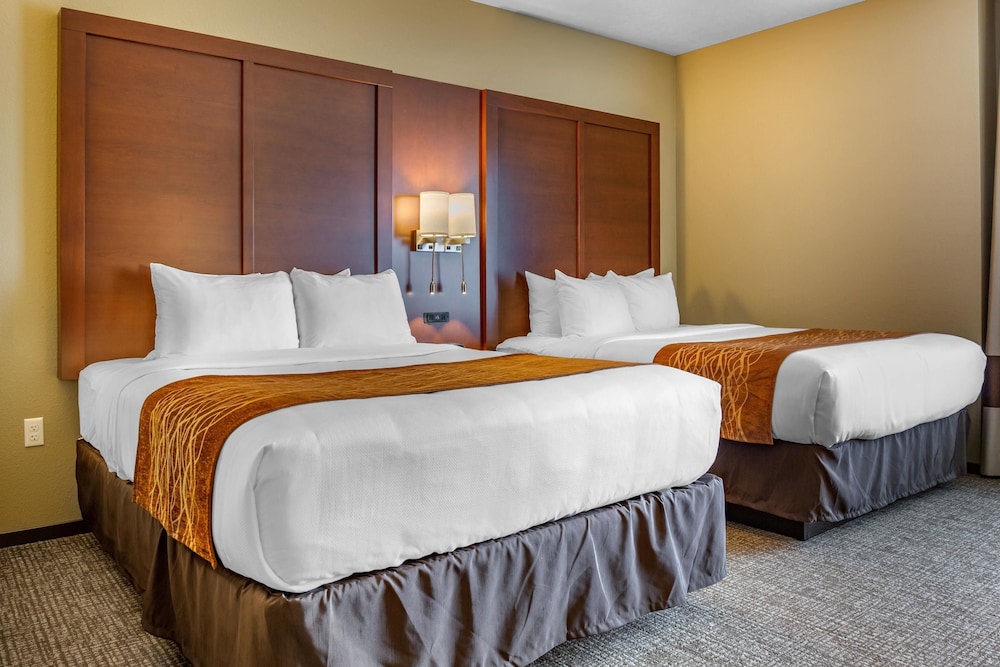 comfort inn and suites boise airport