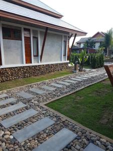 slow life sabaidee pai bed and breakfast