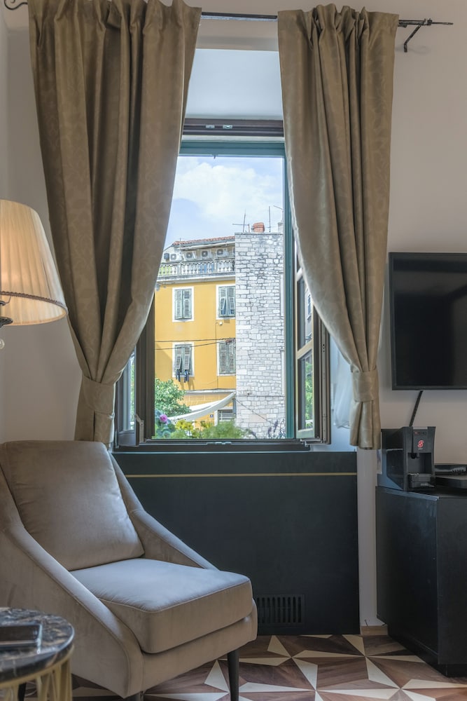 heritage hotel king kresimir