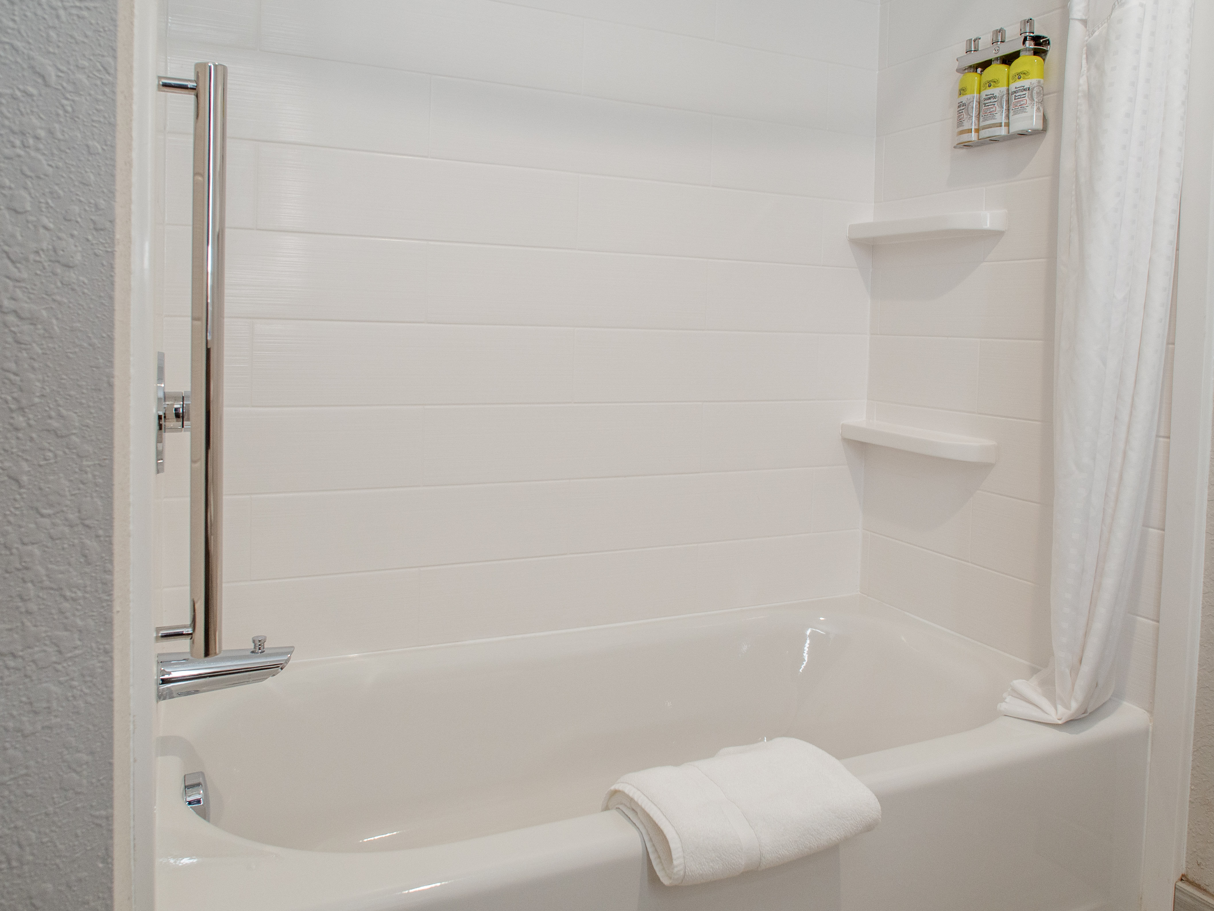 holiday inn express and suites oklahoma city airport