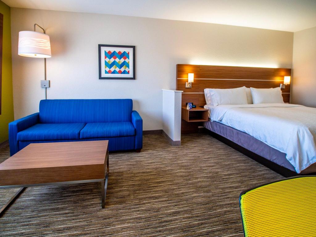 holiday inn express and suites oklahoma city airport