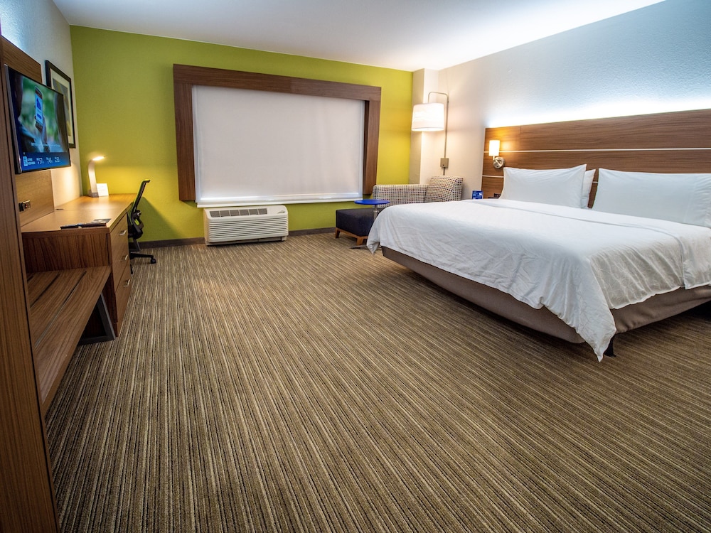 holiday inn express and suites oklahoma city airport