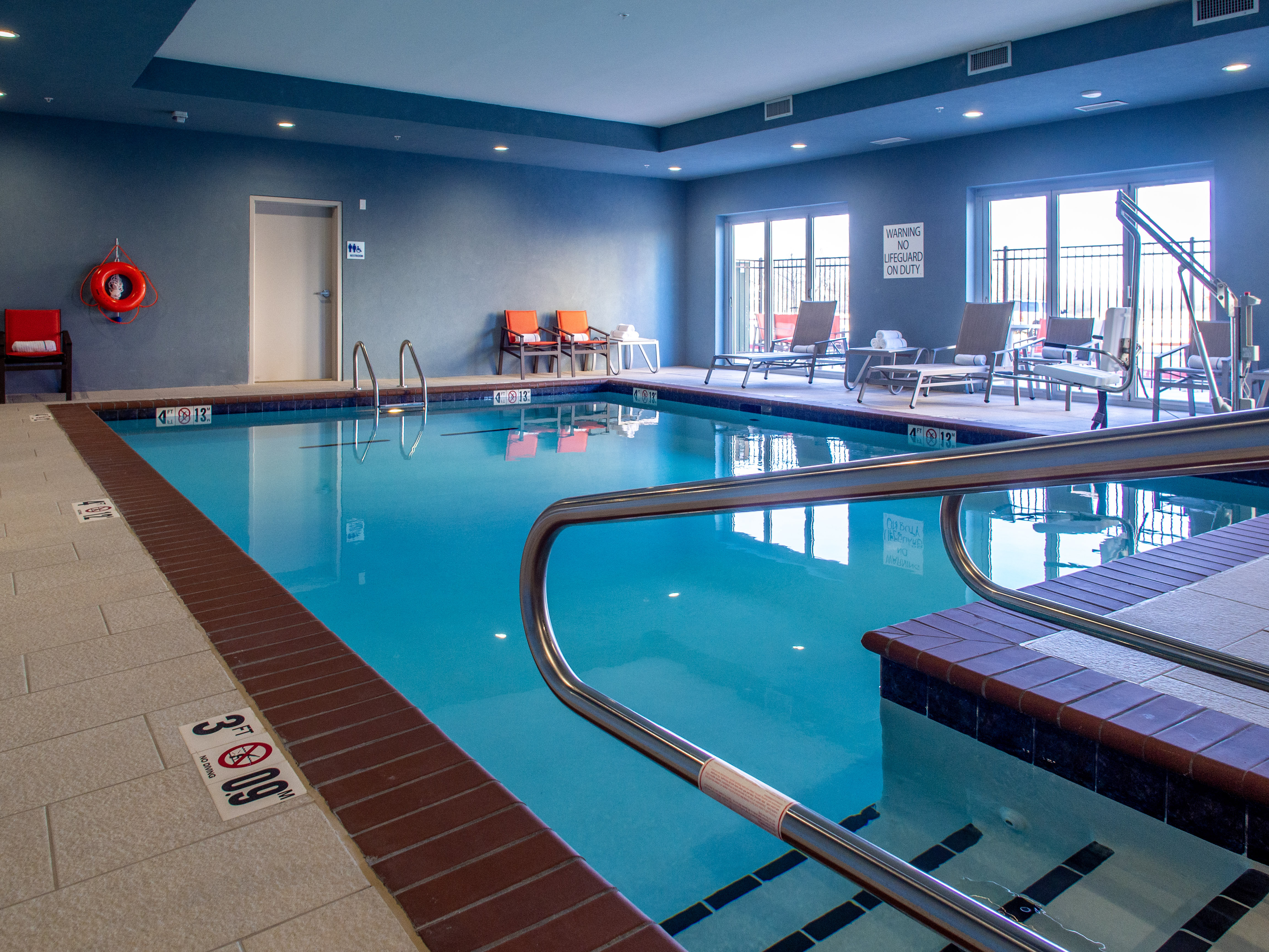 holiday inn express and suites oklahoma city airport