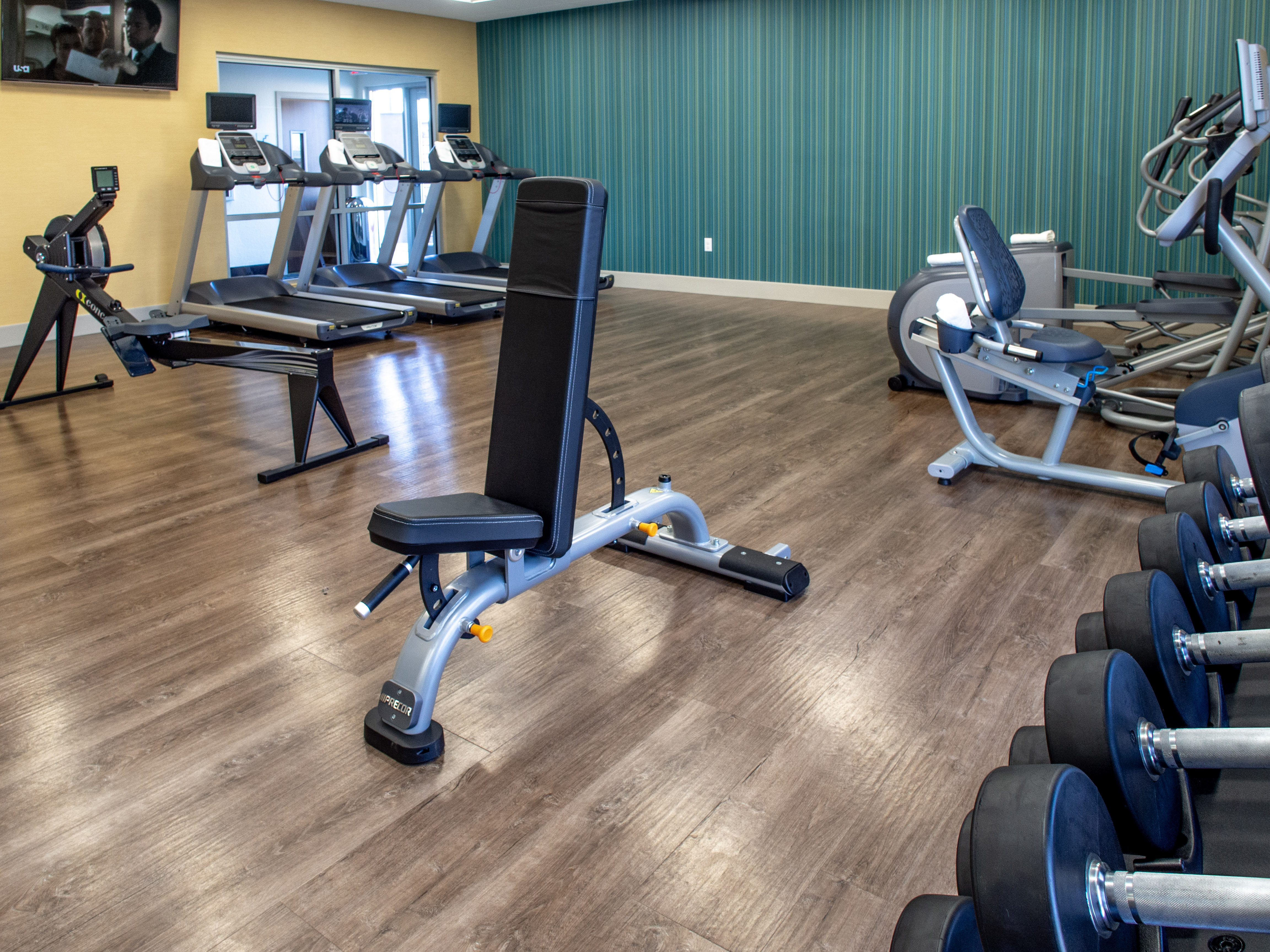 holiday inn express and suites oklahoma city airport