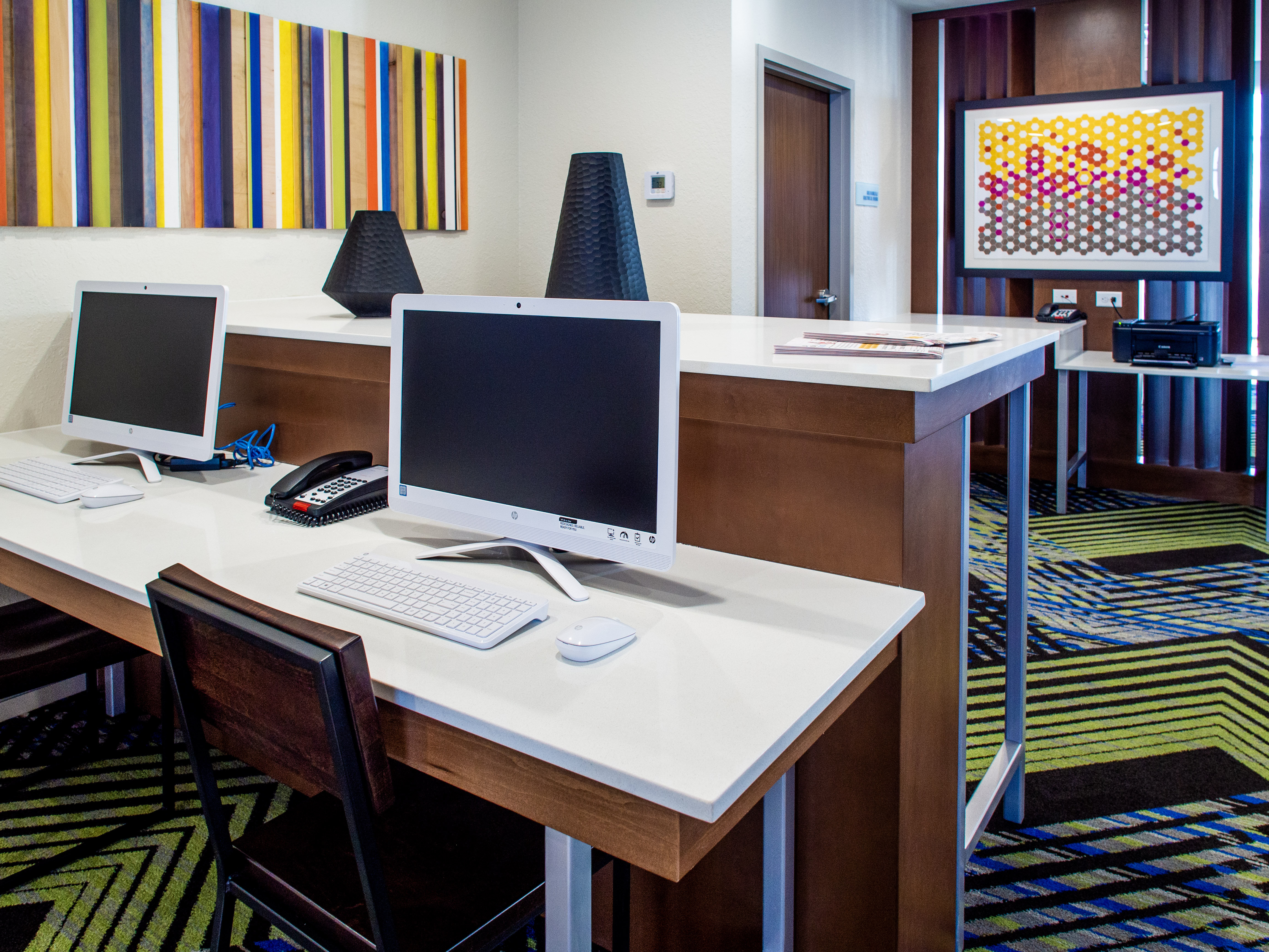 holiday inn express and suites oklahoma city airport