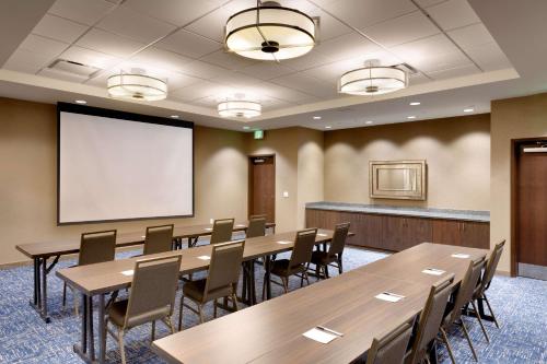 hampton inn and suites rexburg