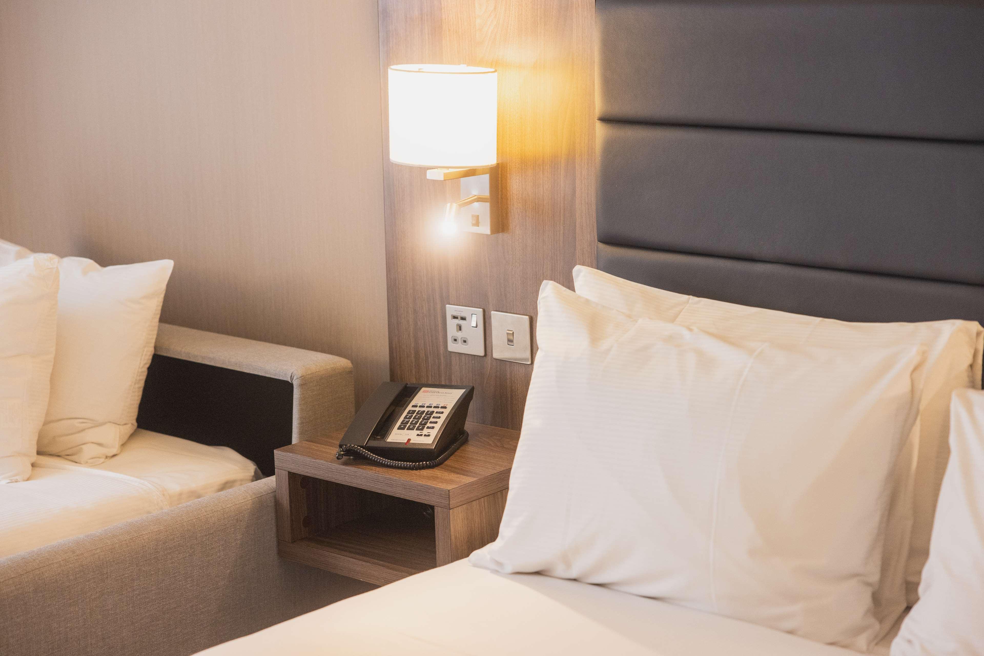 hilton garden inn birmingham airport