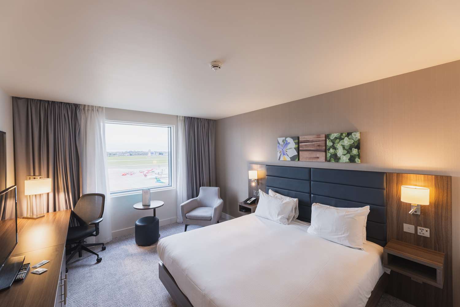 hilton garden inn birmingham airport