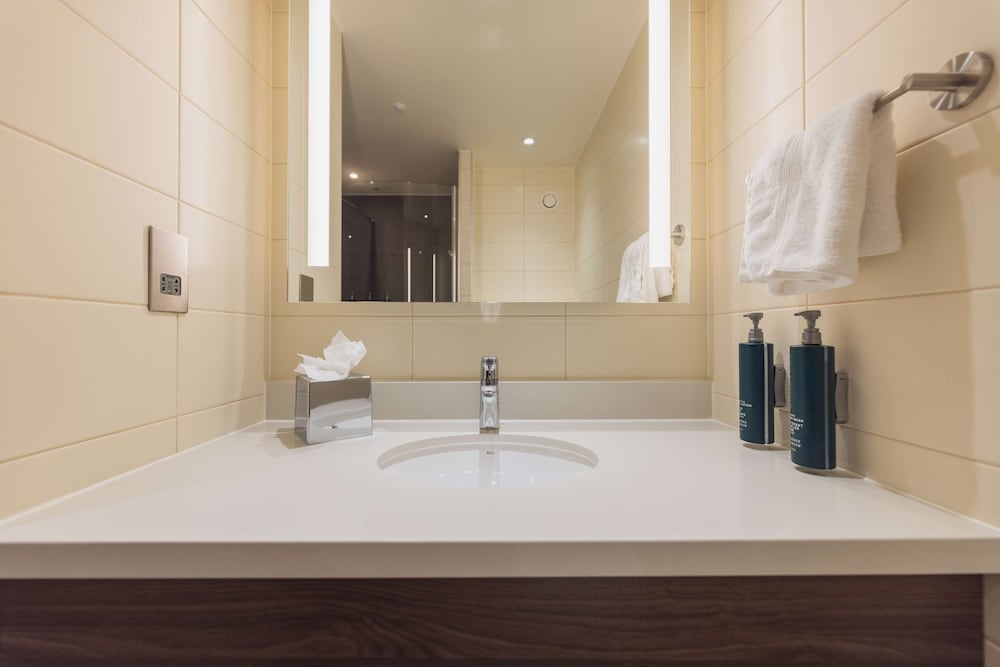 hilton garden inn birmingham airport