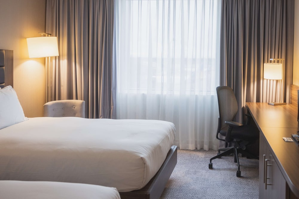 hilton garden inn birmingham airport