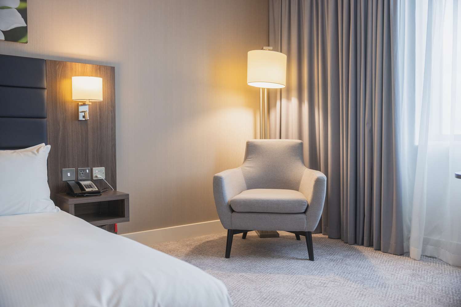 hilton garden inn birmingham airport