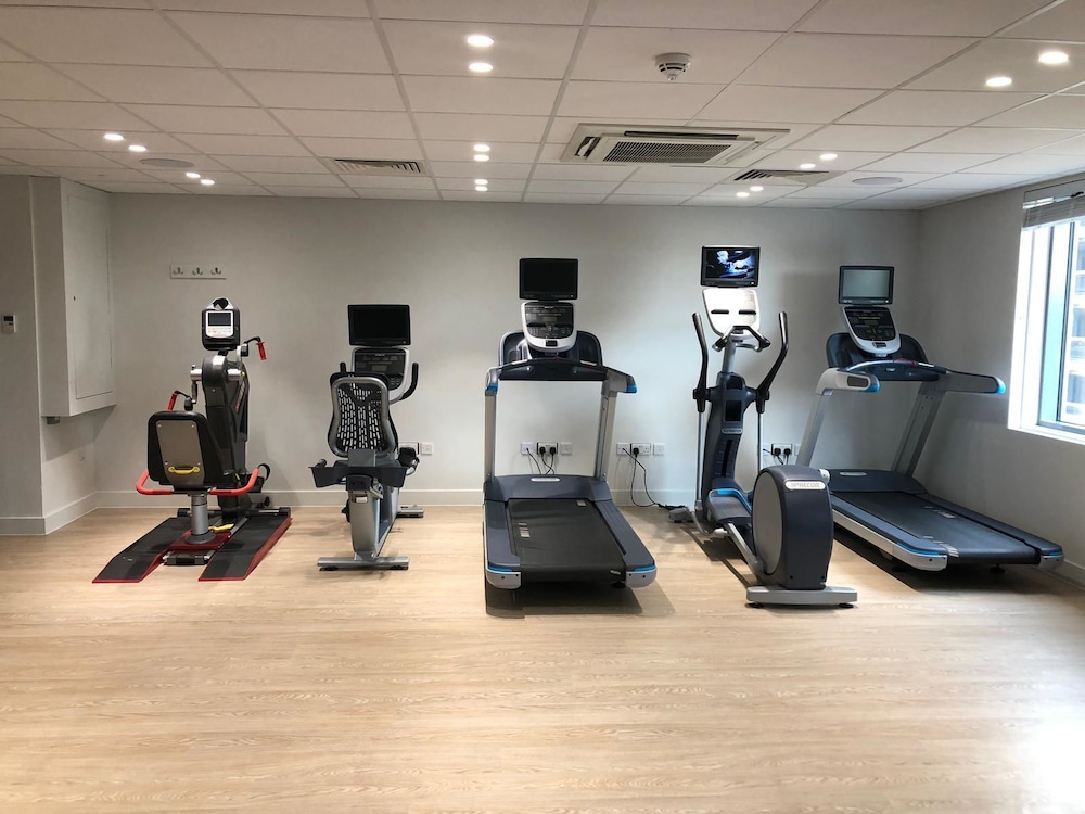 hilton garden inn birmingham airport