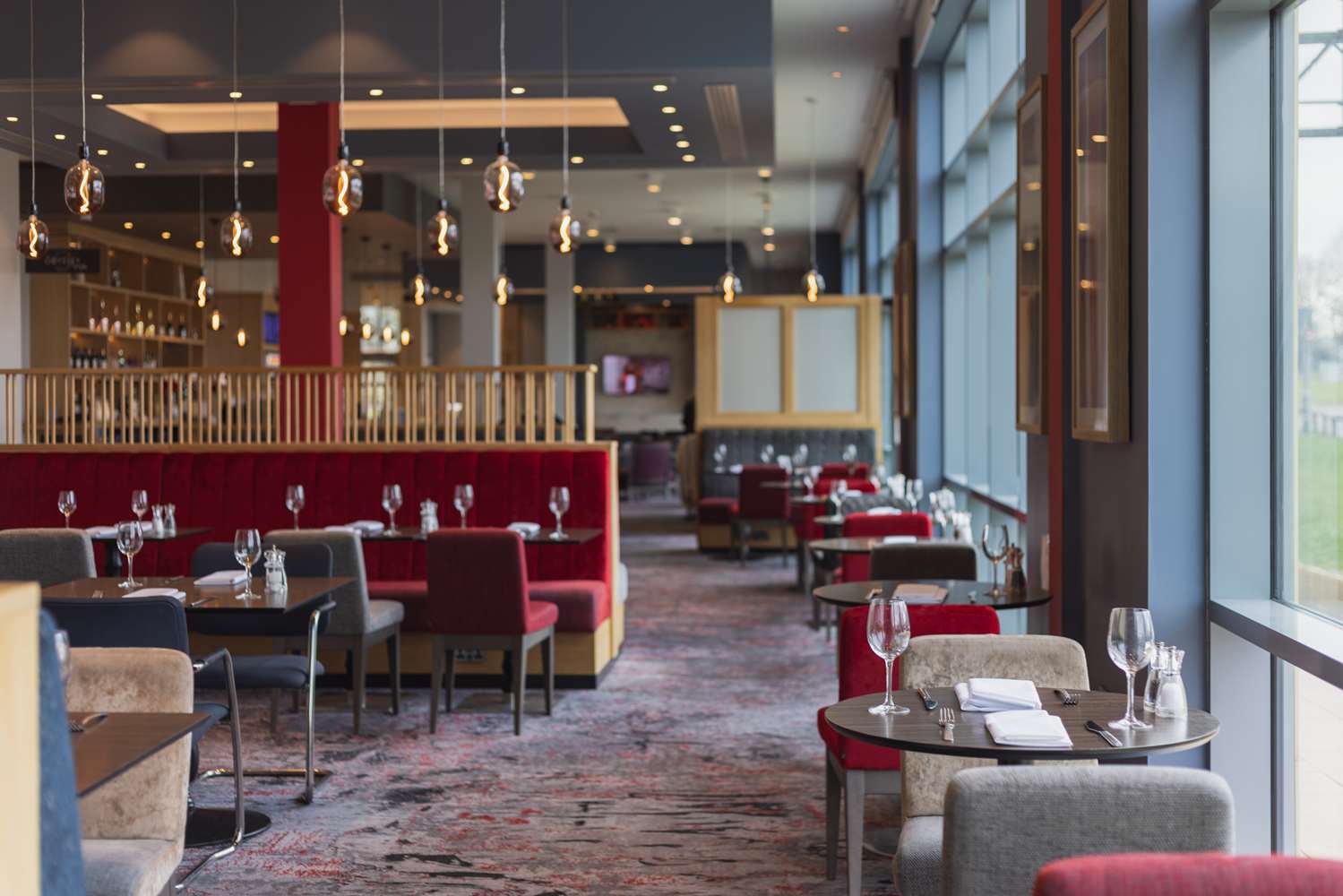 hilton garden inn birmingham airport