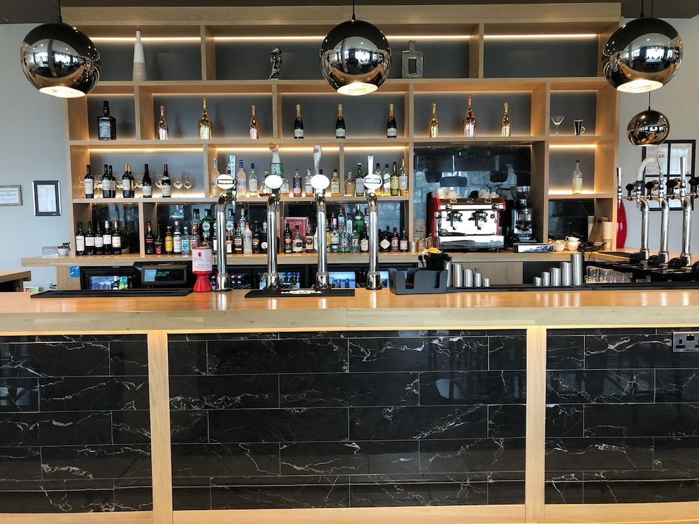 hilton garden inn birmingham airport