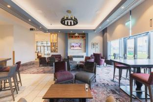 hilton garden inn birmingham airport