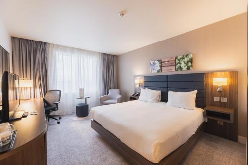 hilton garden inn birmingham airport