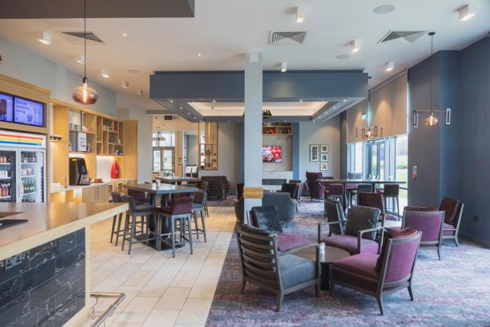 hilton garden inn birmingham airport