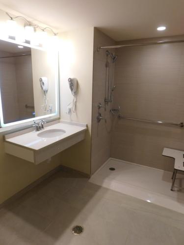 days inn and suites by wyndham kearney