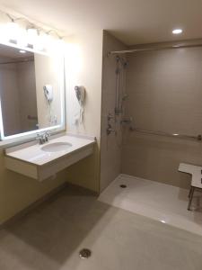days inn and suites by wyndham kearney