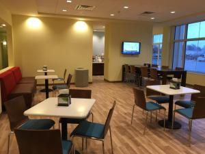 days inn and suites by wyndham kearney