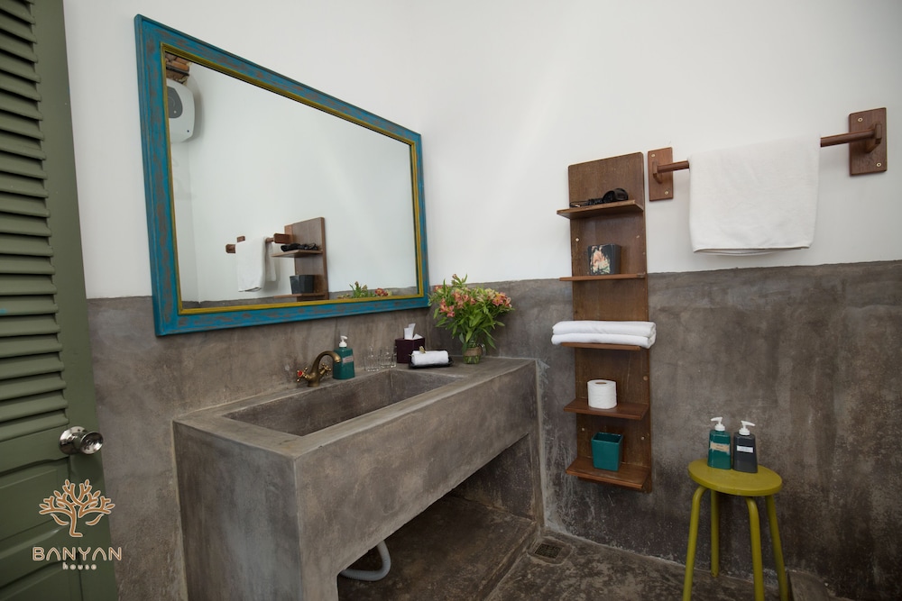 banyan boutique by 5h