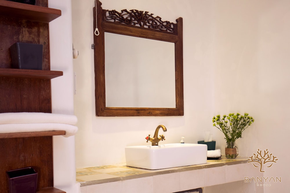 banyan boutique by 5h